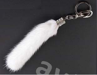 Брелок-карабин хвост норки белый фото 1